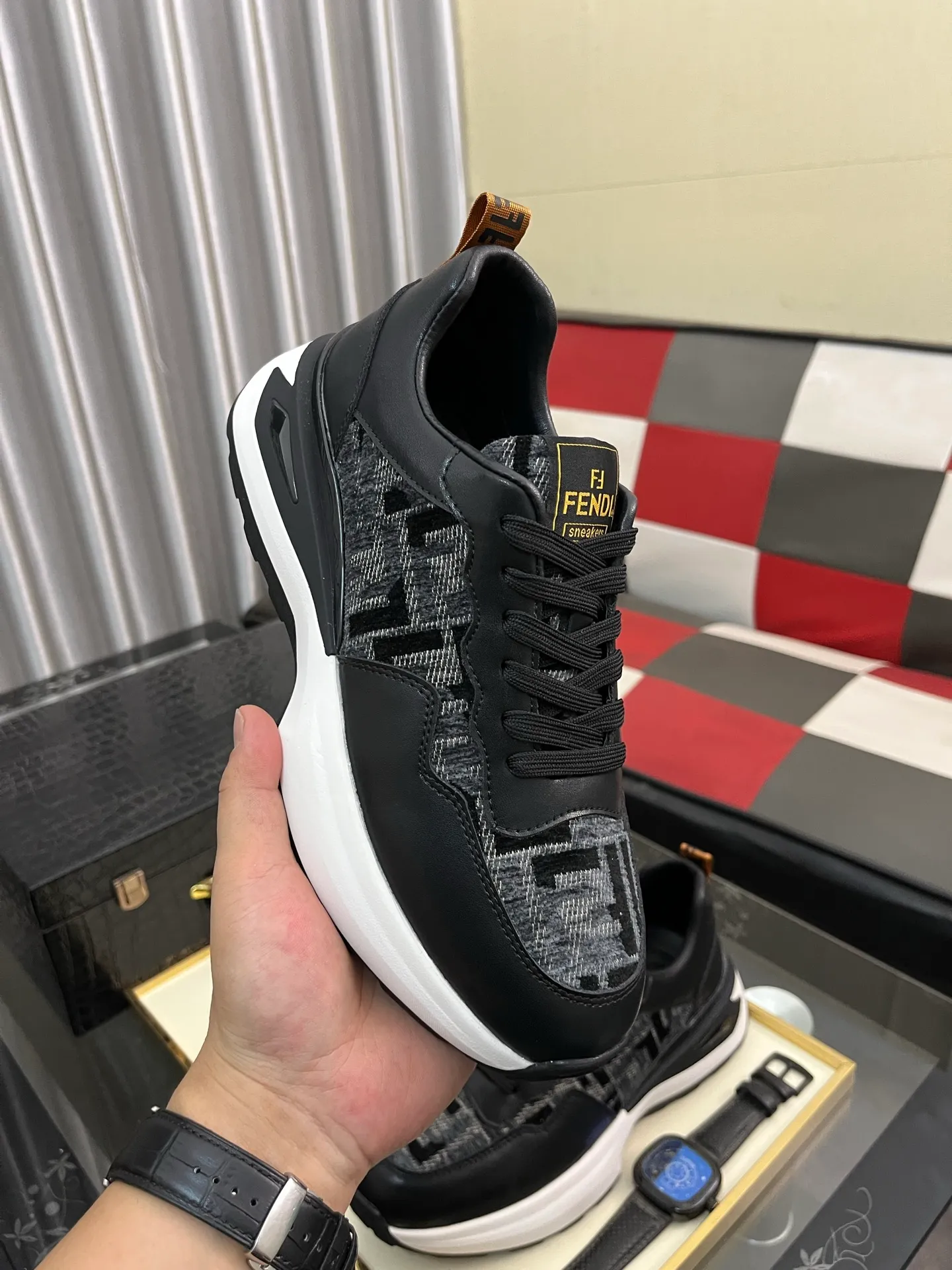 Men's Men's Shoes💰458⌚️⌚️[Fendi] Fendi's latest casual shoes for men! Available at counters simultaneously! A one-to-one replica of the original. All imported official website one-to-one cowhide fabric. The interior is made of top-grade sheepskin, and the original factory-supplied rubber outsole is used. Leading new fashion concepts. Matching code: 38-44. 4️⃣colors available